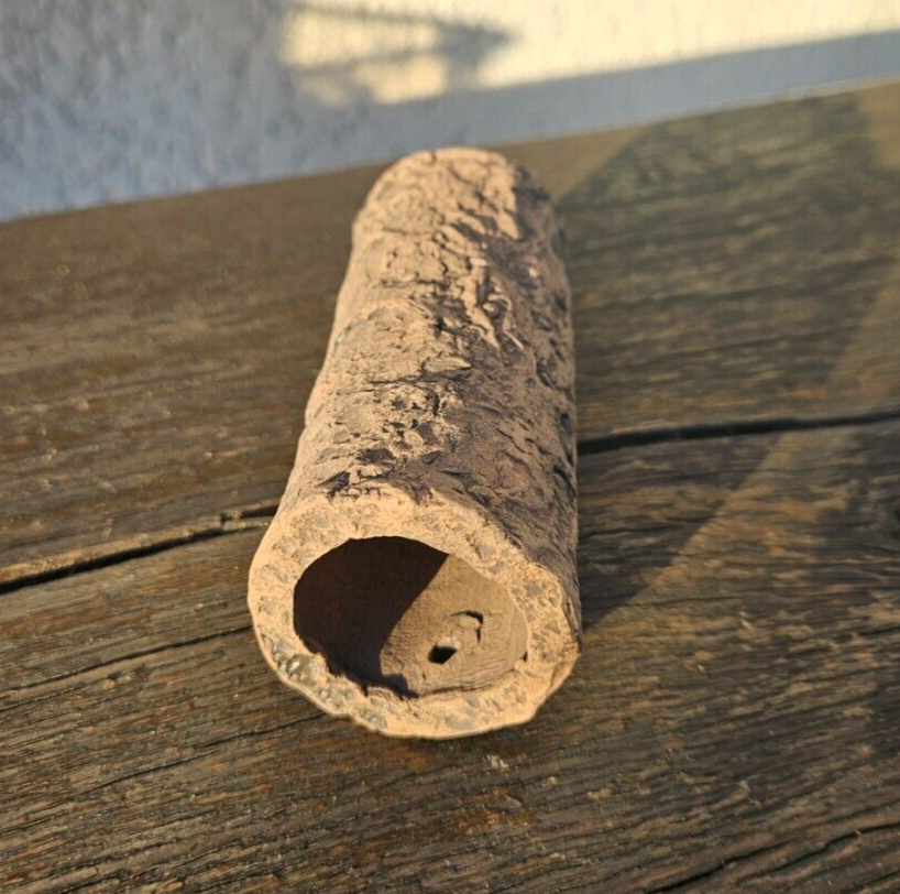 Tonröhre Laichröhre 11cm in Baumoptik von Ceramic Nature, Wels Versteck, Ablaichhöhle, natürlicher Unterschlupf für Aquarien
