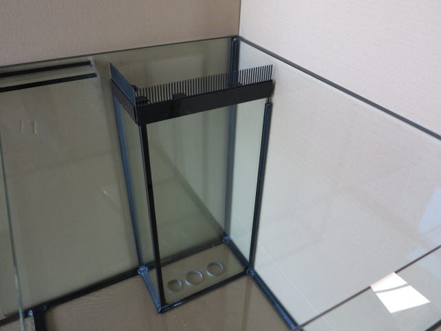 Aquarium 70x70x70cm von Diversa, quadratisch mit 343 Liter Fassungsvermögen, Glasbecken mit Filterschacht und Lochbohrung