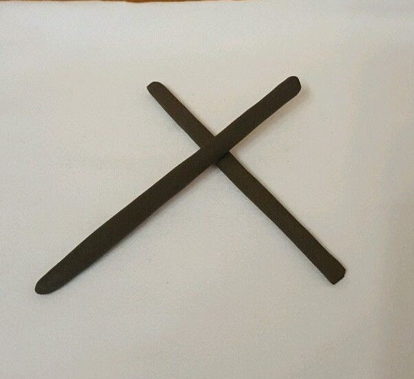 Braune 2 Ton Futterstangen aus Gurkenspieß und Laub für Aquarium, 15 cm, naturbelassen, von Markenlos