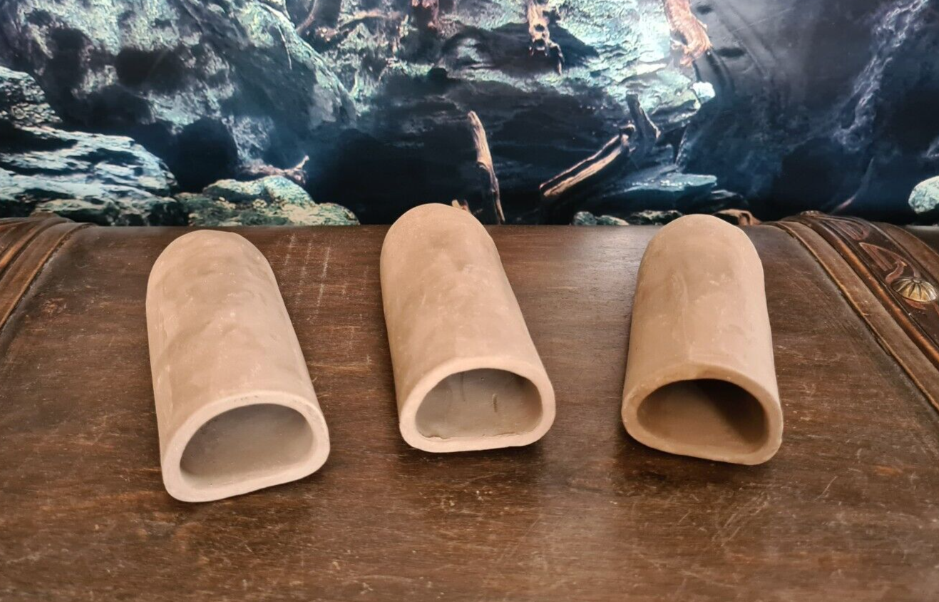 Drei braune Welshöhle Laichhöhlen, halbrund, 11 cm, für Welse, als Aquarien-Dekoration, naturgetreu und robust