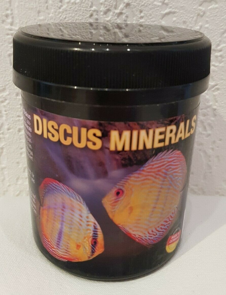 Discusfood Discus Minerals 300g, flacher Behälter mit Mineralien und Spurenelementen für Diskusfische, Nahaufnahme