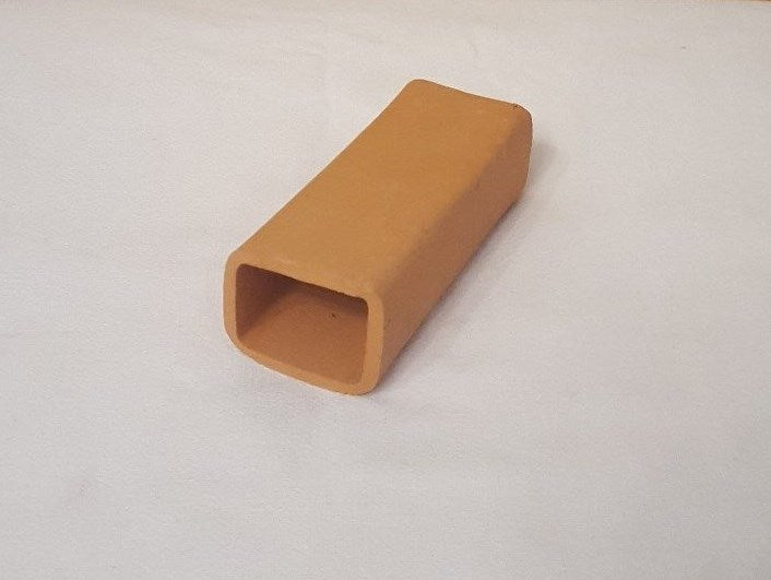 Terrakotta Laichhöhle für Welse, 12cm, quadratische Tonhöhle für Aquarium, natürliche Höhle für Welsfische
