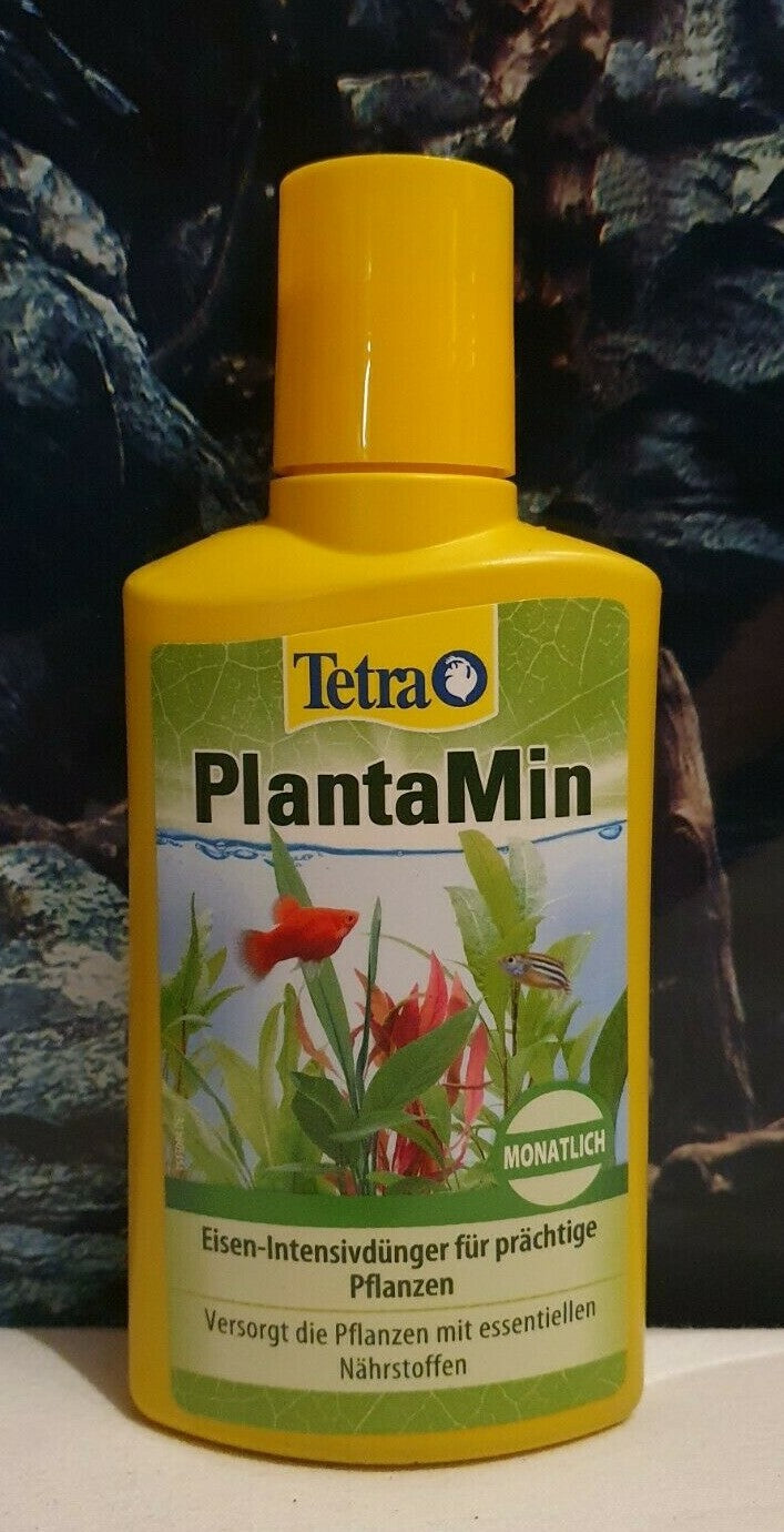 Tetra Planta Min 250ml Aquariendünger für Pflanzenwachstum in 1000L Aquarium, Flasche mit Dosierkappe, Wasserpflanzen im Aquarium