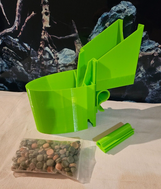 Aquarium Wasser Einfüllhilfe Schiffchen Set in Grün mit 100g Tablettenmix, 13 Sorten, aqua.3d.welt, für Fischbecken