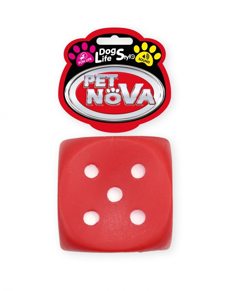 Roter eckiger Hundespielzeug Würfel von Pet Nova, ca. 6 cm groß, quietschend, ideal für Hunde zum Spielen und Kau.