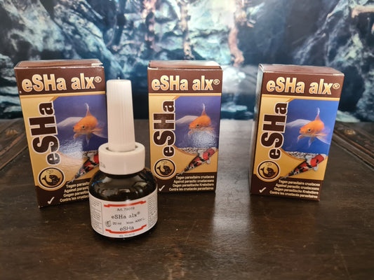 Drei Flaschen eSHa alx 20ml Heilmittel gegen parasitäre Crustacea bei Zierfischen, flüssiges Medikament in Verpackung sichtbar